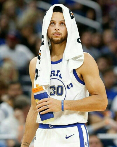 通过欧足联 通过欧足联