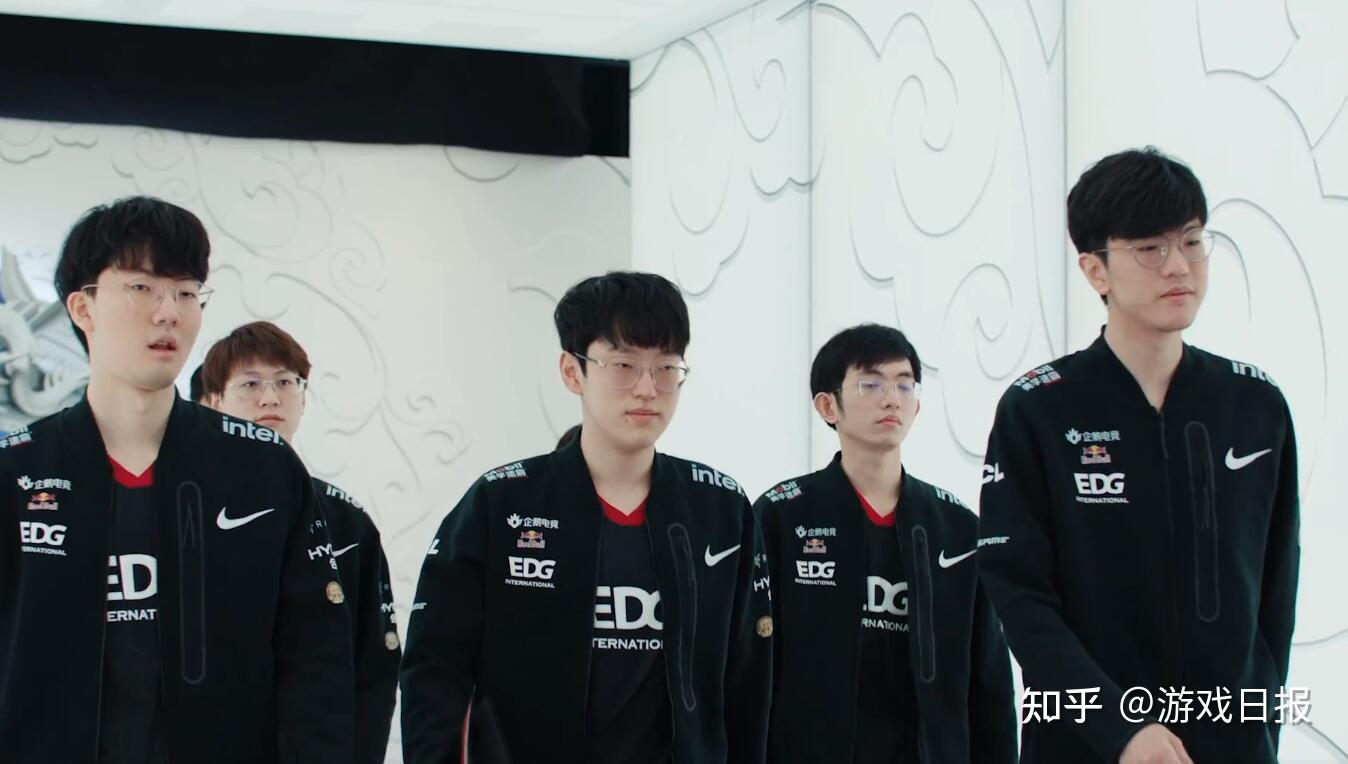 奋勇前进 奋勇前进