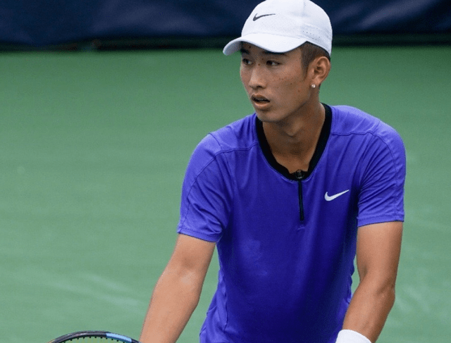 土球员的培 土球员的培